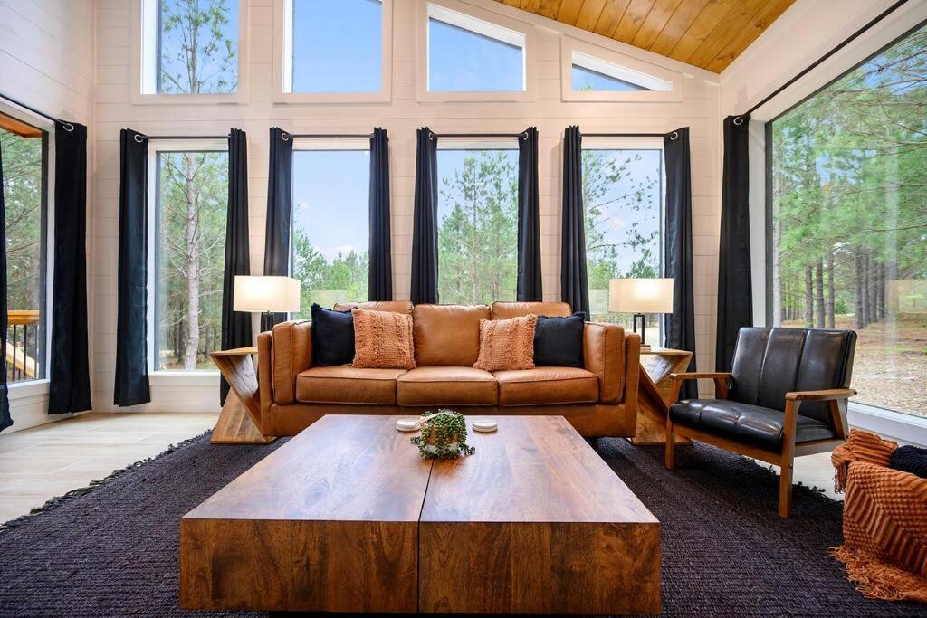 The Ember House - Luxury Honeymoon Broken Bow