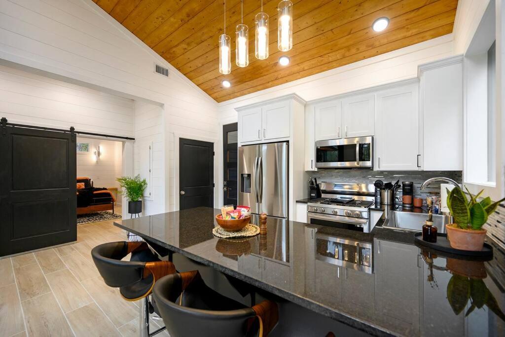 The Ember House - Luxury Honeymoon