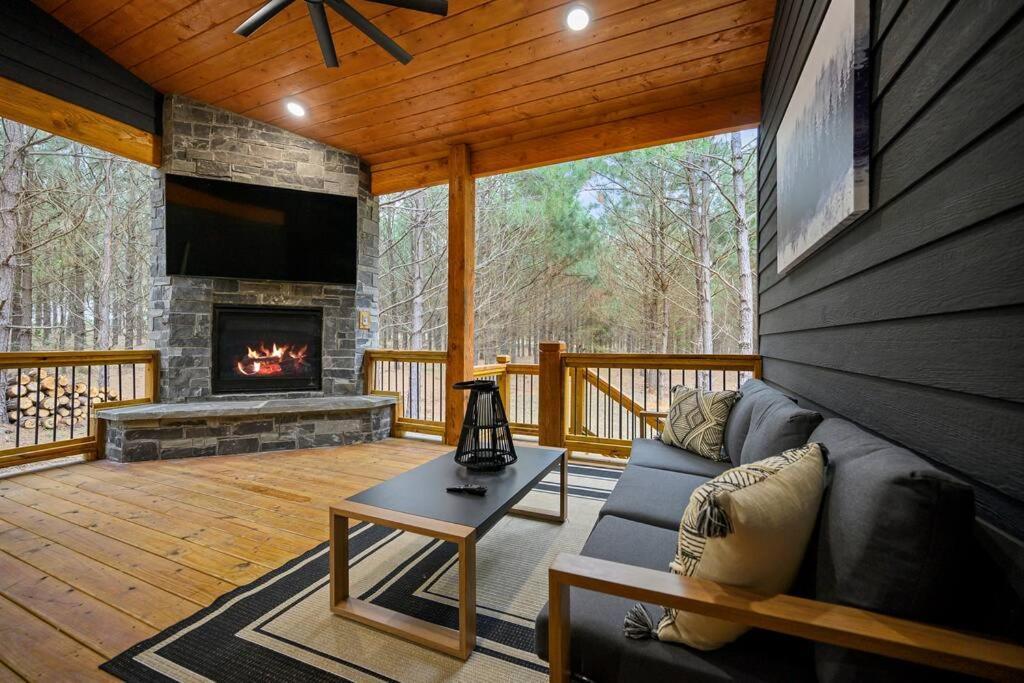 The Ember House - Luxury Honeymoon